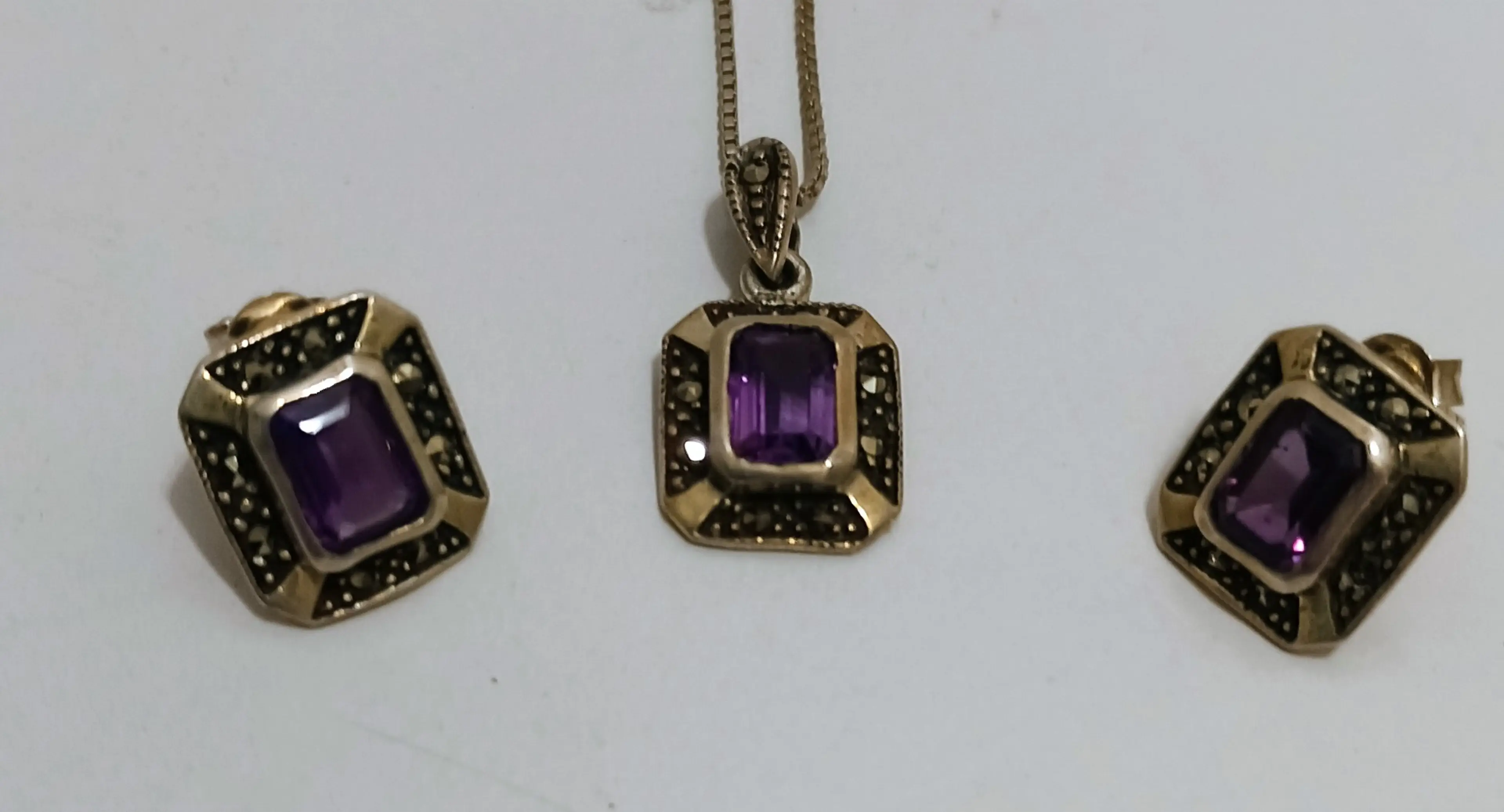 Image 2 of 4