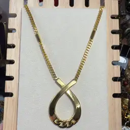 Crown Trifari Gold Trifanium Necklace 20” Chain 2” Center Piece