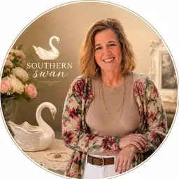 Shelly Hollis