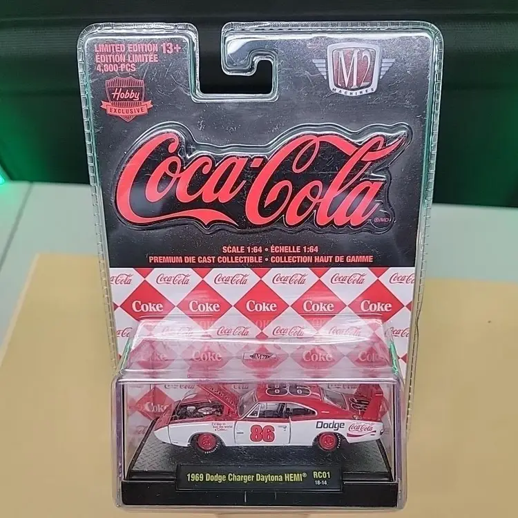 Limited Edition 4800 Pcs Coca-Cola 1969 Dodge Charger Daytona HEMI M2 Machines  Diecast