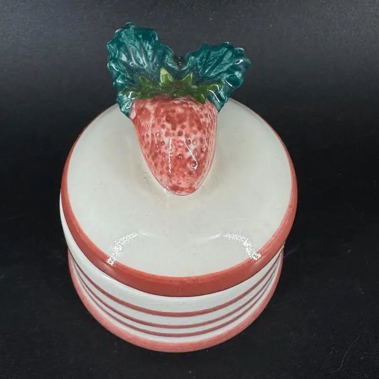 Hele Ceramic Strawberry Jam Jar Dish With Lid