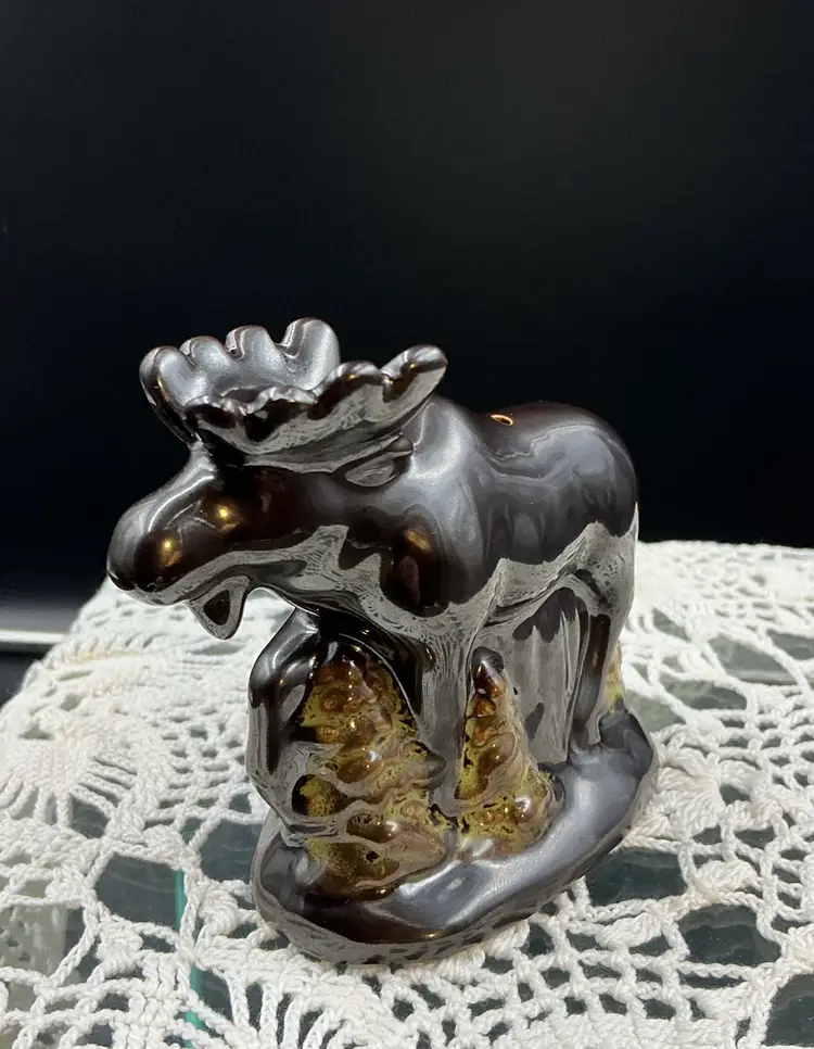 Single salt shaker brown moose and green trees