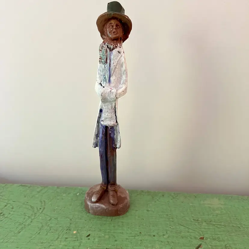 Vintage Windsor Collection Dickens Victorian Caroler. Christmas Village Display Figure Figurine Statue 5.75" tall