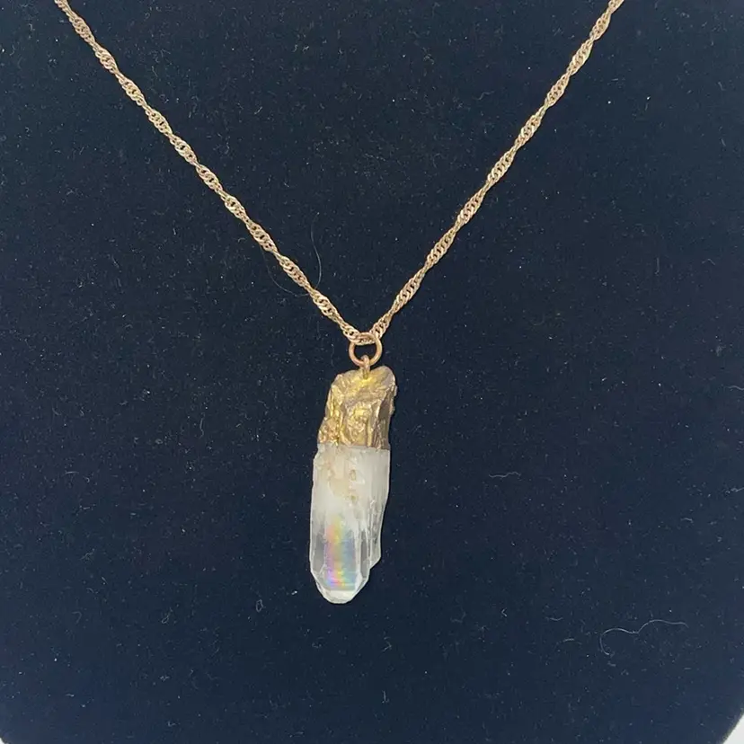 Crystal Pendant With 28” Gold Tone Chain