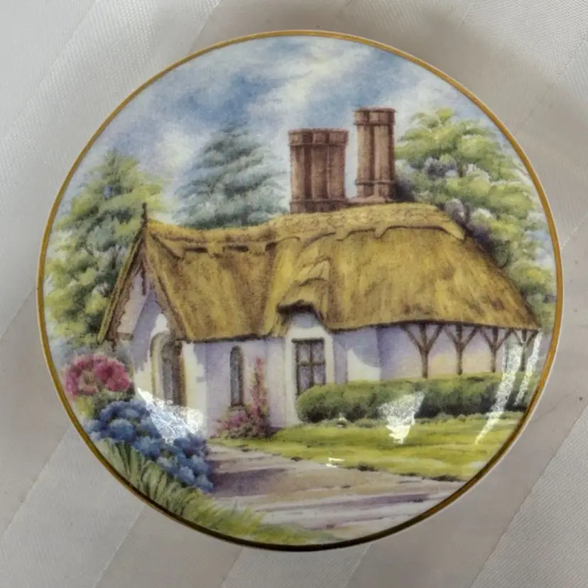 Staffordshire Bone China Trinket Box Small Cottage Garden