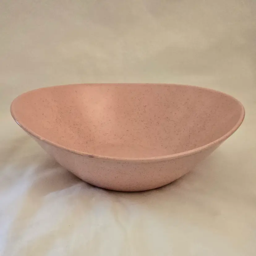 Metlox Ceramic TICKLED PINK Oval Bowl 8⅜"×9⅜" California Pottery 1950s/60s Vintage