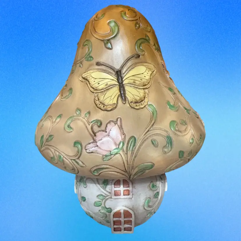 Martha Stewart Mushroom House W/ Butterfly ( Contemporary )  Resin