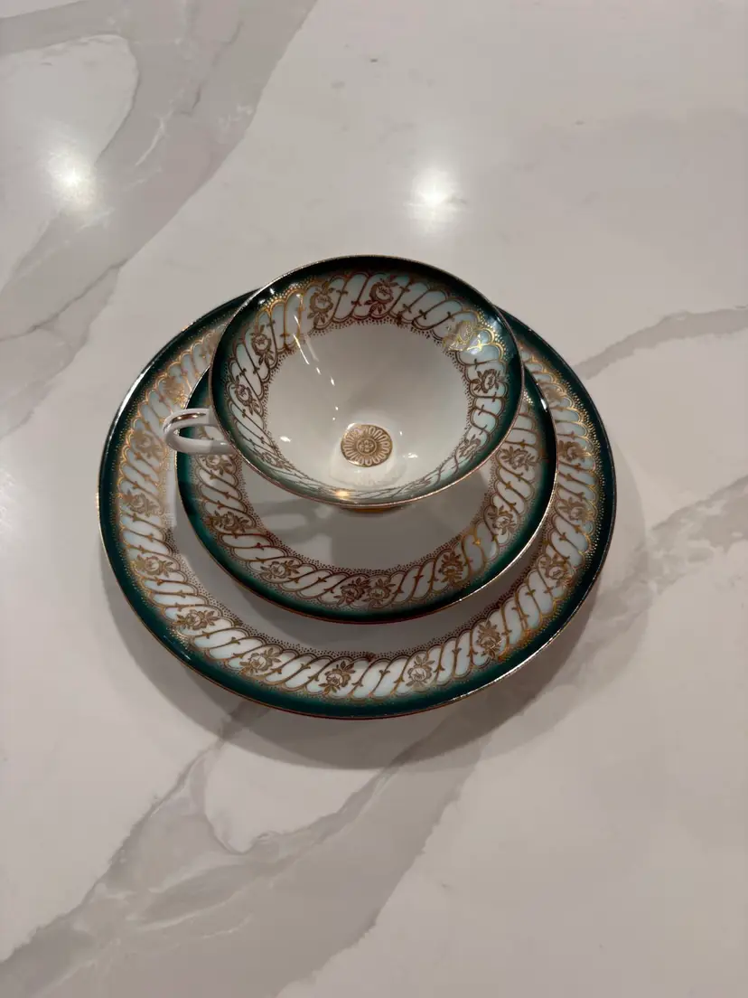 Vtg 3-Piece Bareuther Waldsassen Bavaria Tea Cup Saucer Underplate Green Gold