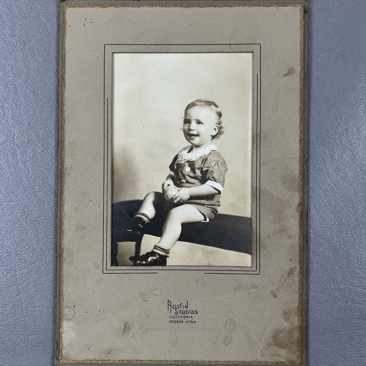 Vintage Portrait Photo Baby Toddler Austin Studios California Nevada Utah 5x8"