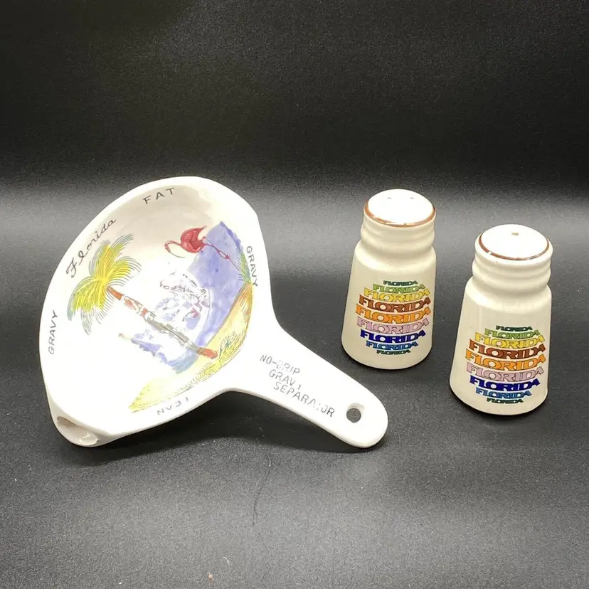 #2008 Vintage Florida 1960s Ceramic Salt and Pepper set and No Drip Gravy Separator Flamingo