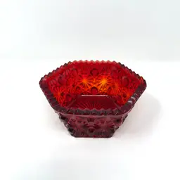 Amberina Daisy Button Candy Dish – Hex Shape Pressed Glass Bowl – L.E. Smith 1970s Unmarked (0316-25)