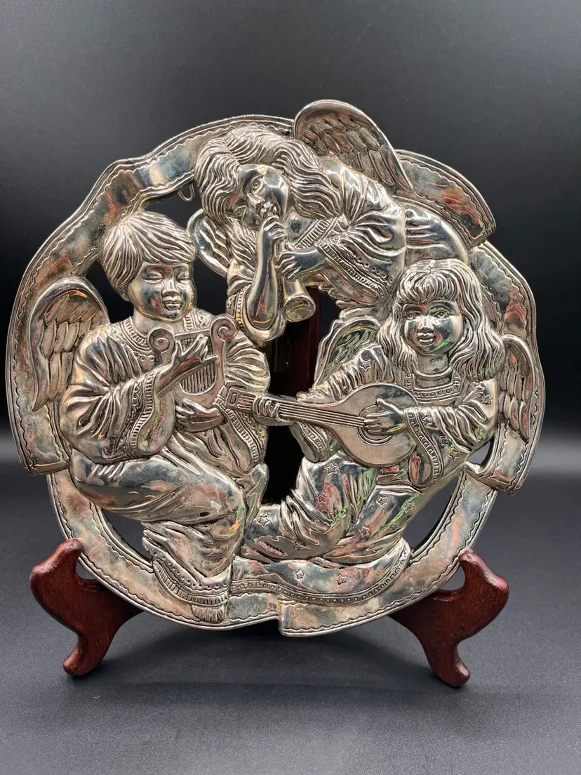 **Godinger Silver Plated Round 3 Curb Angel Wall Decor Trivet 9”