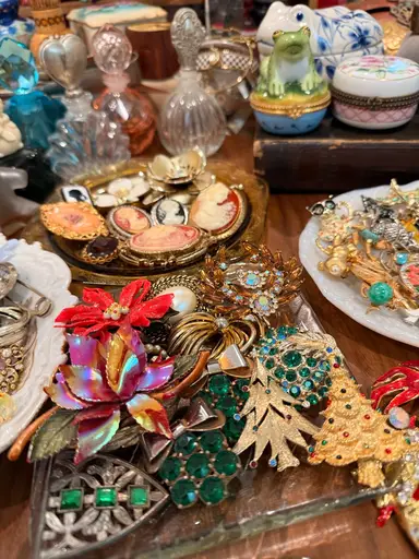 Jewelry, Trinket Boxes, Perfumes Pop-up!