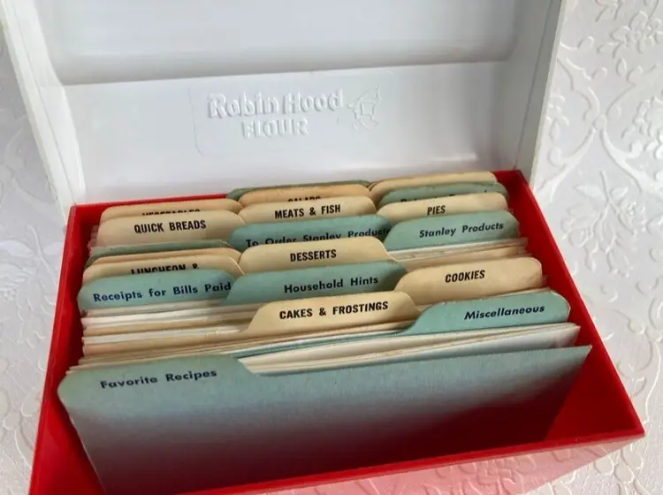 Mid Century Recipe Box Robin Hood Flour With Vintage Cards And Recipes 