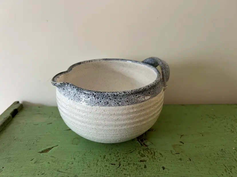 Vintage Studio Pottery Spouted Bowl by Sharon Schuchardt. Cream and Blue Glaze