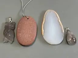 De-Stash 🪨 Things With Holes