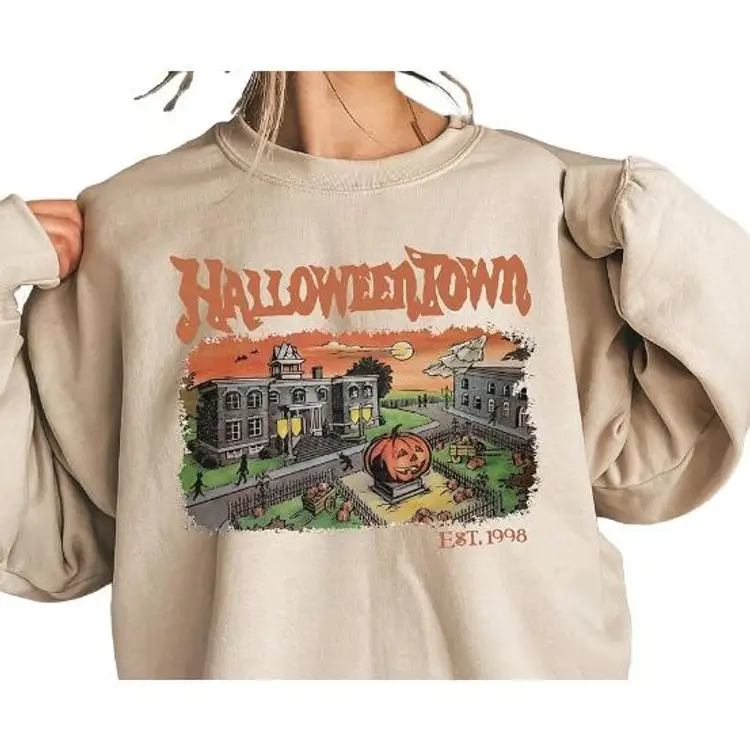 Haloweentown NWOT Long Sleeve Halloween Graphic Tee small
