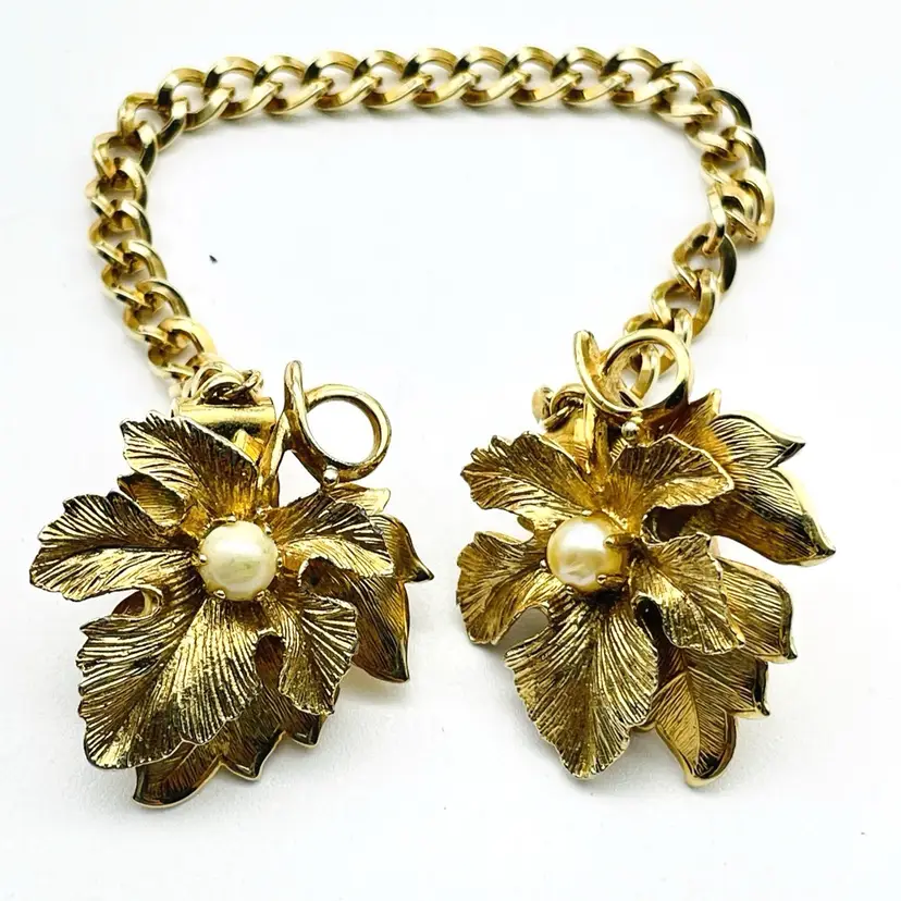 Flower Sweater Clip Gold Tone Faux Pearl Patent Number Dress Cape Coat 17785