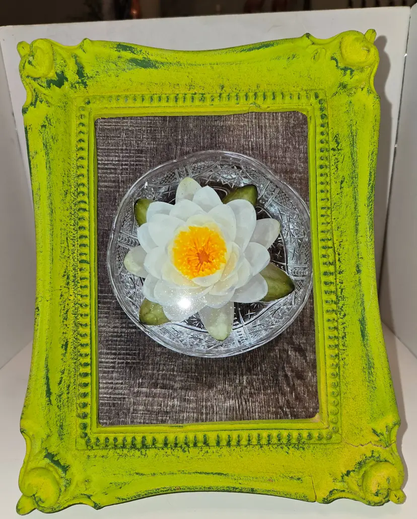 Framed Flower Resin? With cracks on bottom tight.