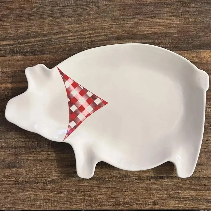 Rae Dunn Magenta Pig Appetizer Plate Big M Red Check Bandana 15”