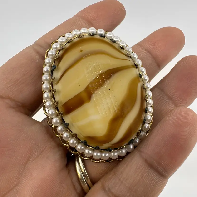 Vintage Made In Germany Gold Tone Oval Amber Agate Glass Faux Pearl Brooch
