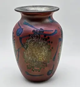 Vintage Donald Carlson Hand Blown Iridized Art Glass Vase 2571X