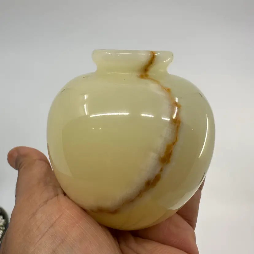 Small Onyx Vase 3”
