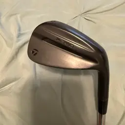 TaylorMade P790 Black 2025 RH Pitching Wedge - True Temper AMT R300 Black