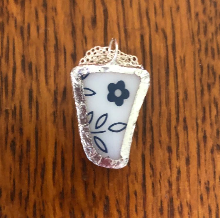 Oodelally Shop Broken Pottery Artisan Made Pendant Pyrex Mug Handcrafted Necklace 3/4 in x 1 in