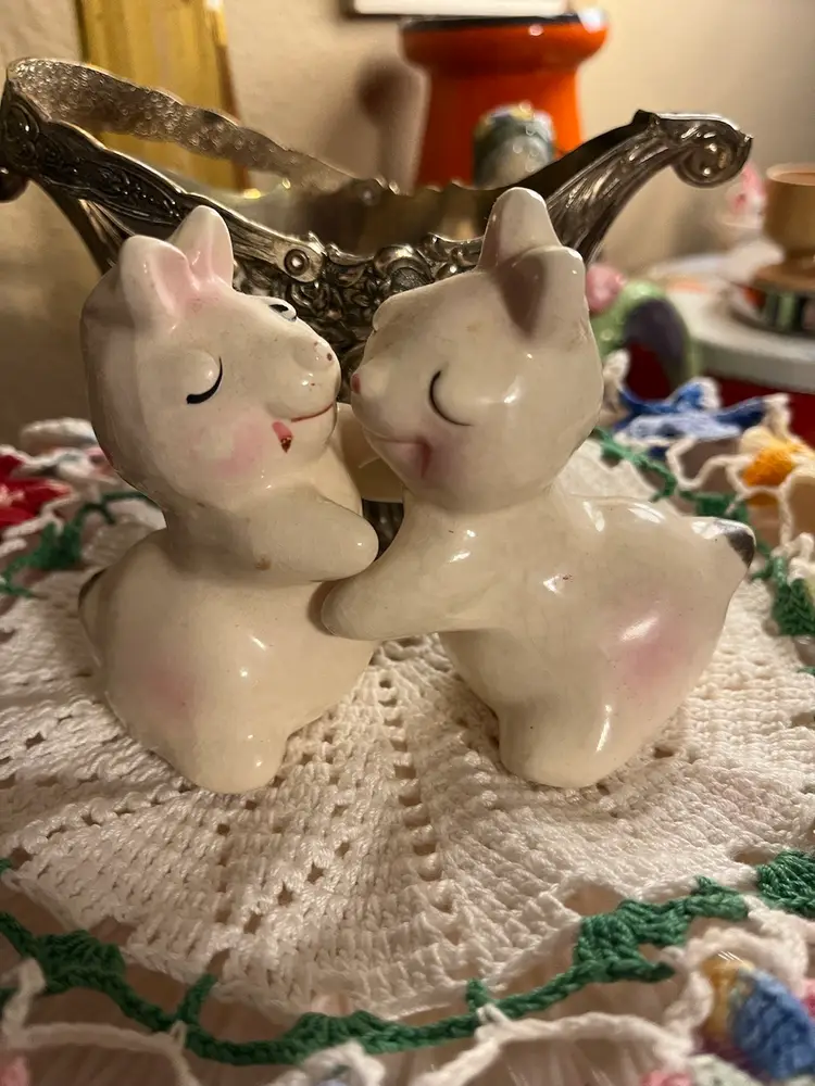 Vintage Hugging Bunny White Salt And Pepper Shaker..