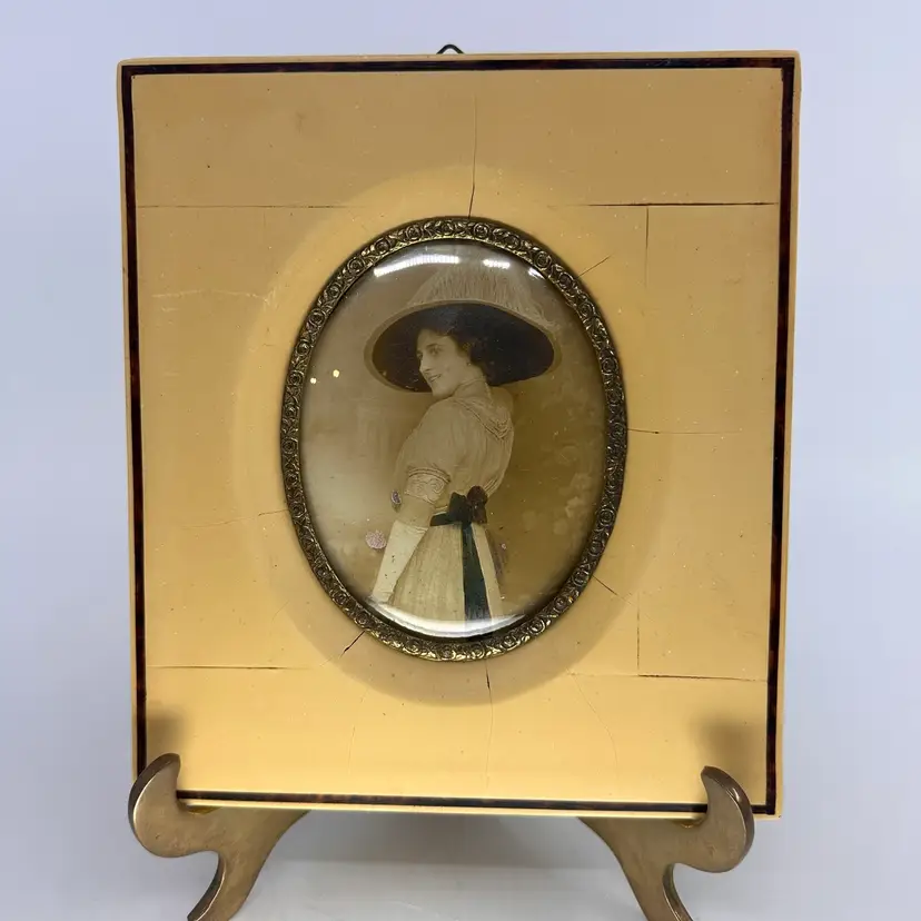 Antique Portrait 1900s Gibson Girl Convex Glass Framed