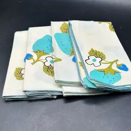 VTG Set of 4 Women's Embroidered Floral Flowers Multicolor Hankies Handkerchiefs