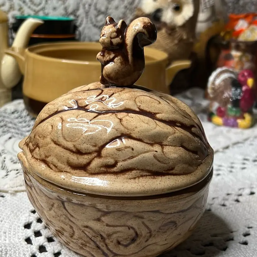 Ceramic Artist Signed Squirrel On A Nut Trinket Bowl 7.75" X 6" X 4.75" 1980s