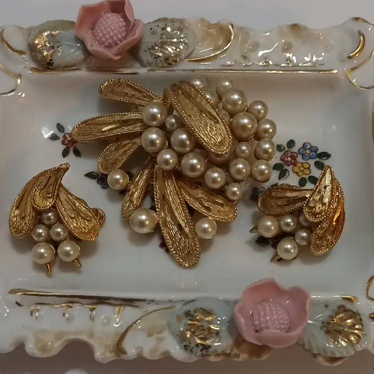 Spectacular Signed 3 piece Coro Faux Pearl Brooch & Earrings Set
