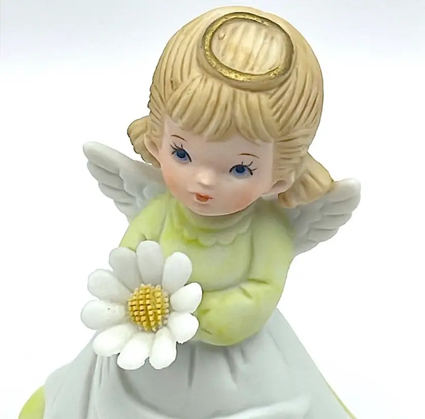 Lefton China, Handpainted, April Angel Holding Daisy,  # 04883, Dated 1985