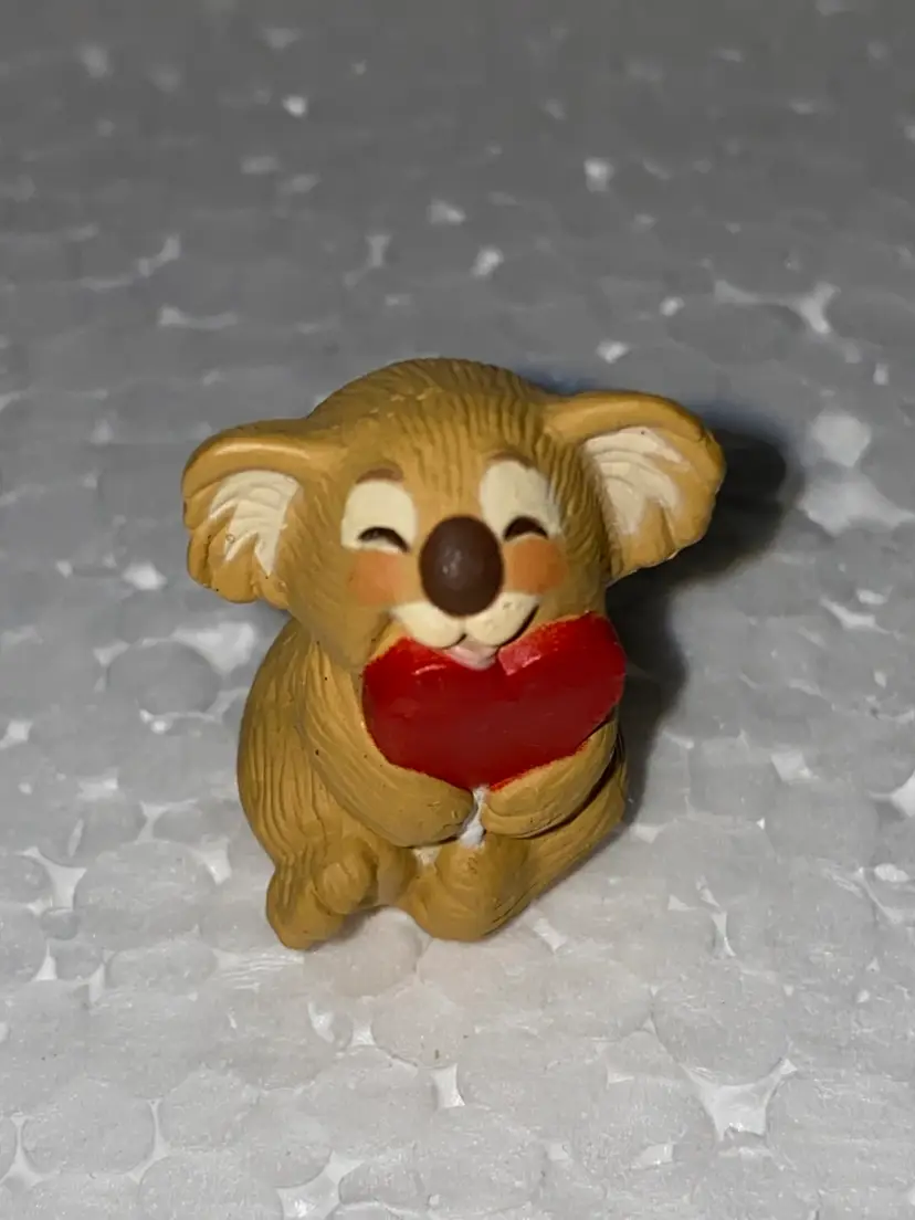 25% Off Vintage Hallmark Valentines Day Merry Miniature Figurine As Pictured (was $6)