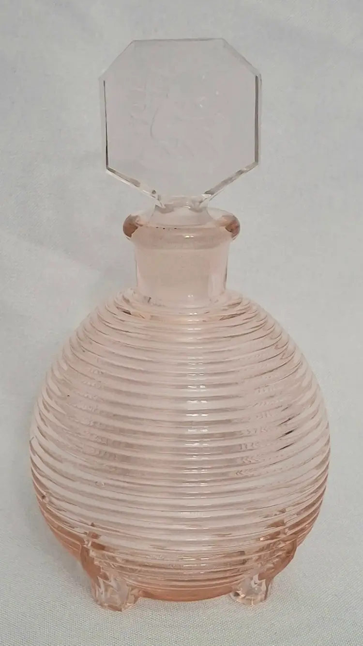 Vintage Pink Depression Glass Perfume Bottle – Ribbed Design with Etched Stopper