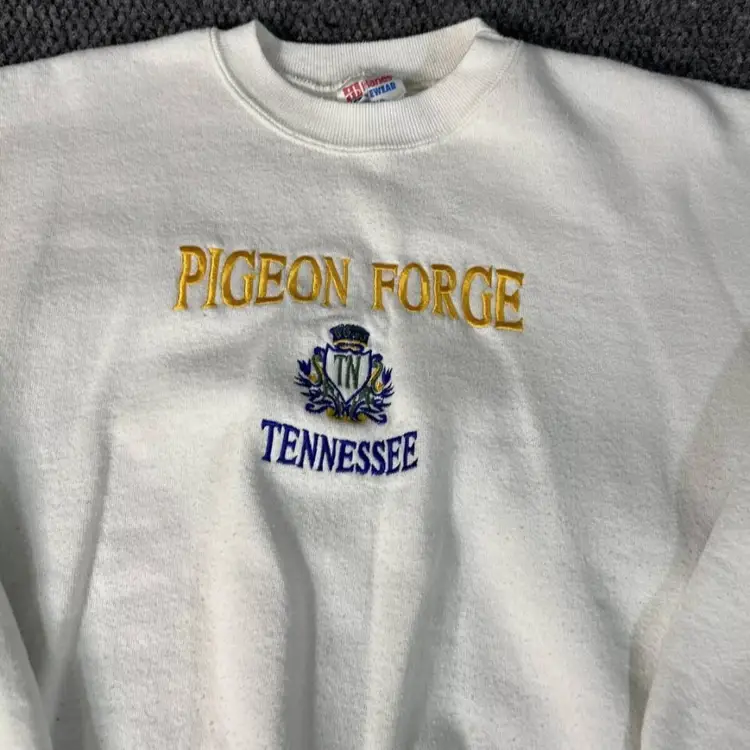 Grandma Shirt XL Sweatshirt Embroidered Pigeon Forge Tennessee