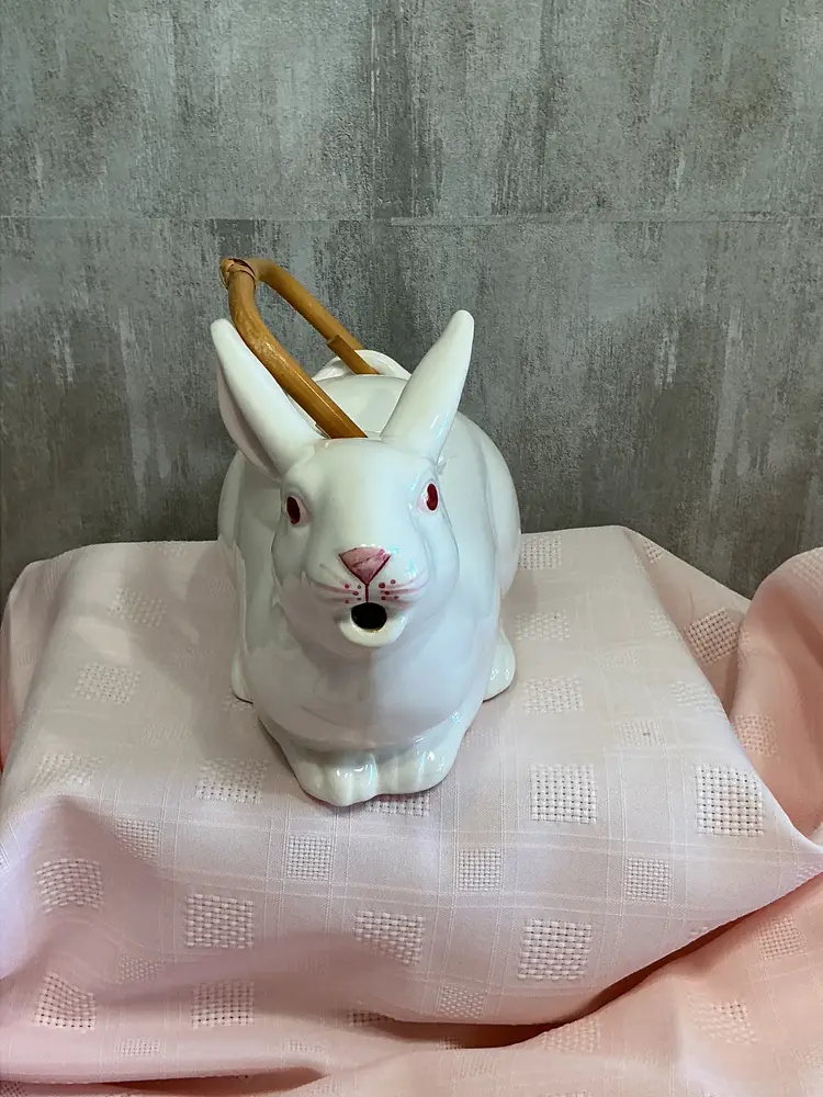 #45 Fitz & Floyd White Rabbit tea pot