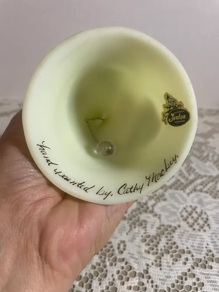 FENTON SATIN CUSTARD GLOW WITH WHITE DAISIES 7” BELL-HAND PAINTED & SIGNED