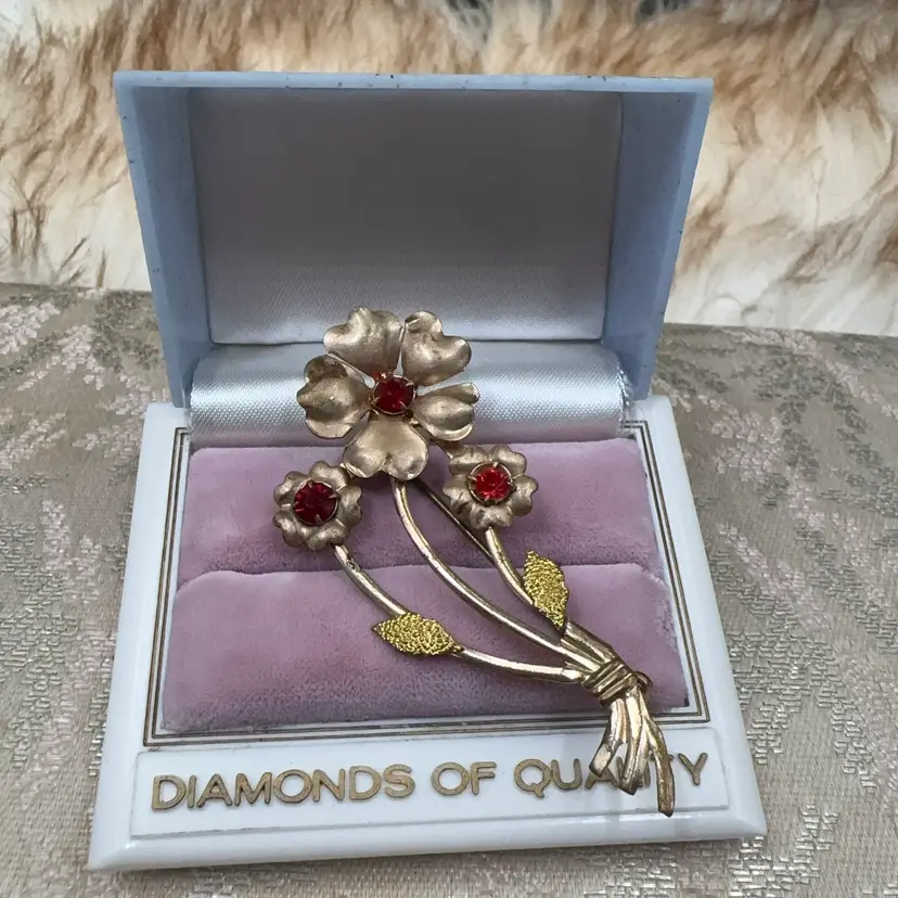 Vintage Gold Tone Rhinestone Floral Brooch