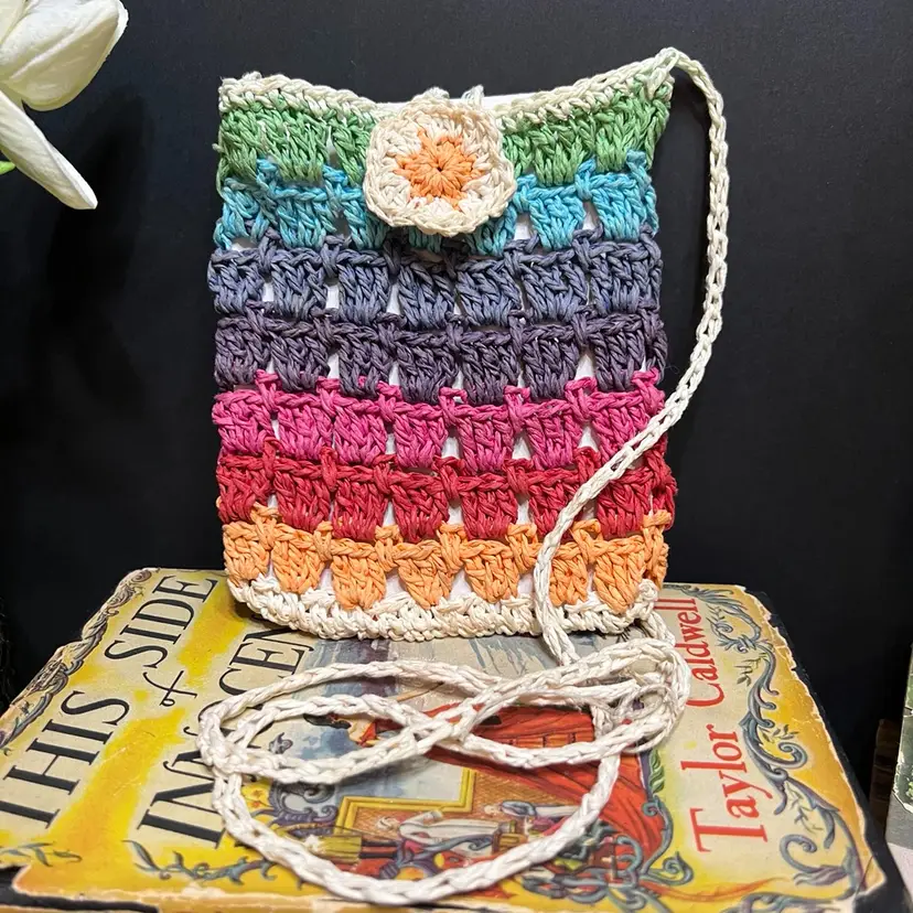 MARKDOWN! Crochet Purse ~6.5x5.5", 22" Strap