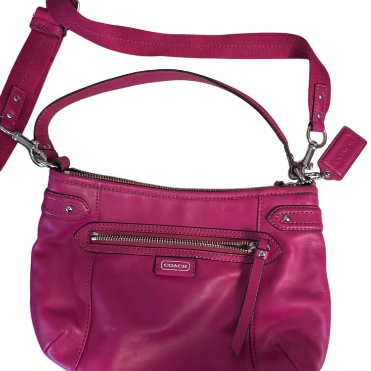 Vintage Coach Magenta Crossbody Shoulder Bag  w/ Charm F-23978