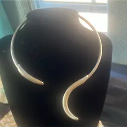 Vintage S shape open front choker necklace signed Darlene. Silvertone.