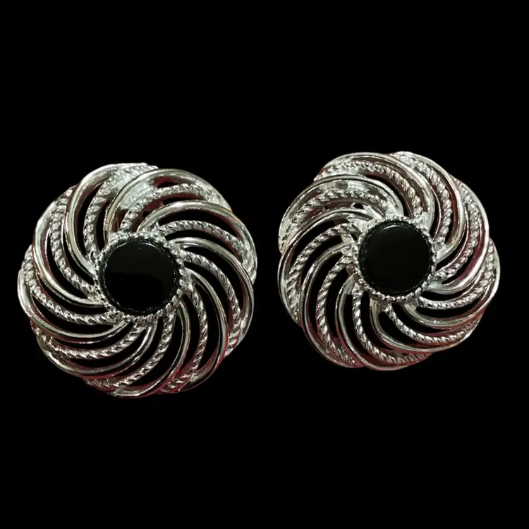 Vintage Silvertone Sarah Coventry Large Round Swirl Clip On Earrings With Black Glass In Center.