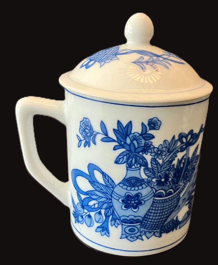 Chinese Porcelain Mug with Lid and Spoon