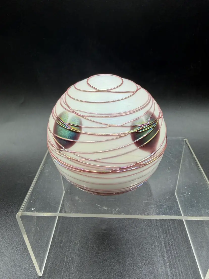 1978 Terry Crider Art Glass Paperweight White Threaded Swirl Heart Iridescent Valentines
