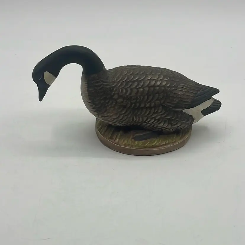 Tolppi's Mud Hut Hamburg Minnesota Molded Ceramic Canadian Goose  ~ Hand Painted