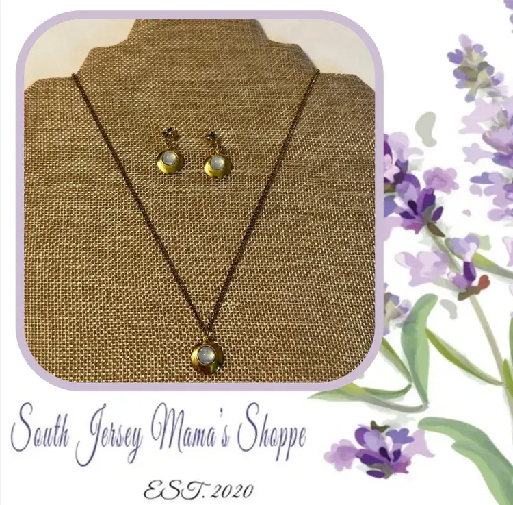 Vintage Gold Tone Moon Glow Glass Pendant Necklace and Post Earring Set