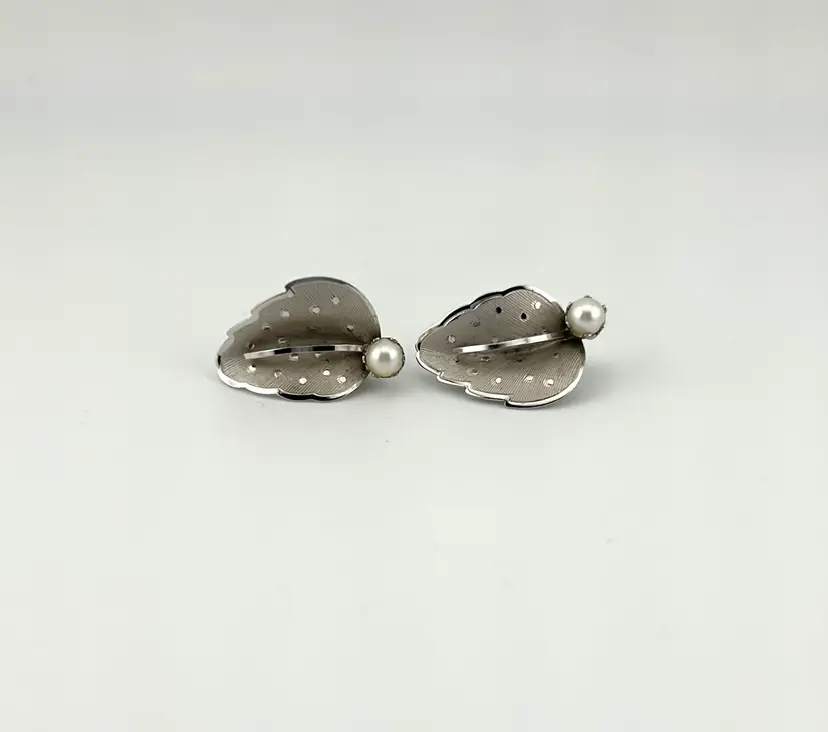 Silver Tone Leaf Clip On Earrings With Faux Pearl 1”x .75”